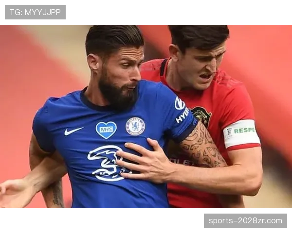 吕迪格与马奎尔防线前压导致防守结构分散