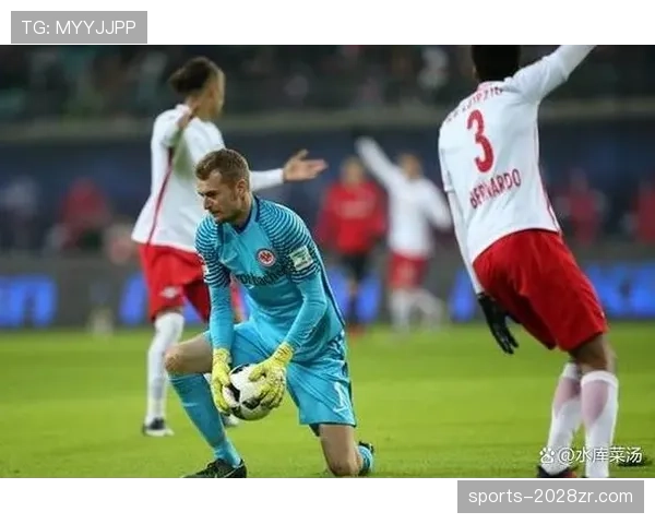 犯规种类判定：裁判区分直接与间接任意球的关键条件