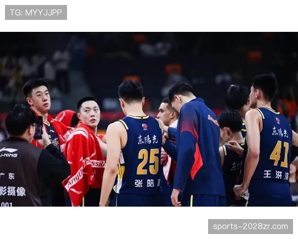 广州足球俱乐部近期联赛表现呈现阶段性起伏，阵容调整后的竞技状态成为外界关注焦点
